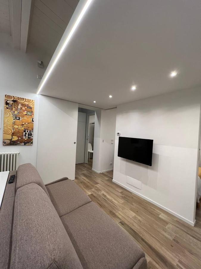 Appartement Casa Klimt Vicinissima Al Mare Parcheggio Privato Gratuito Se Disponibile à Pescara Extérieur photo