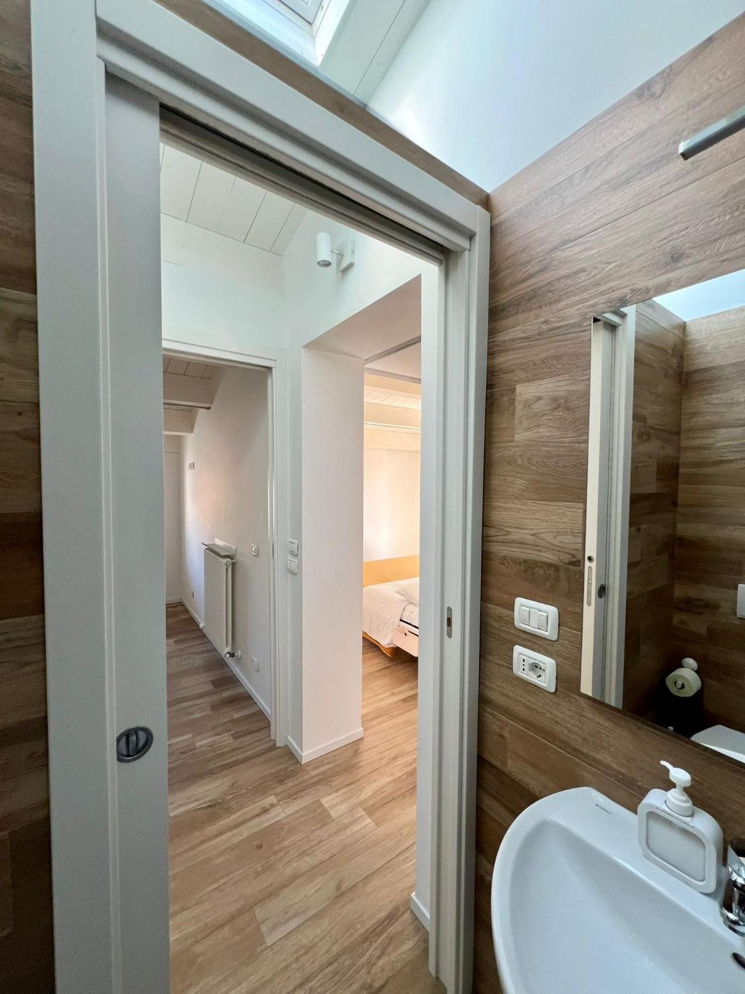 Appartement Casa Klimt Vicinissima Al Mare Parcheggio Privato Gratuito Se Disponibile à Pescara Extérieur photo