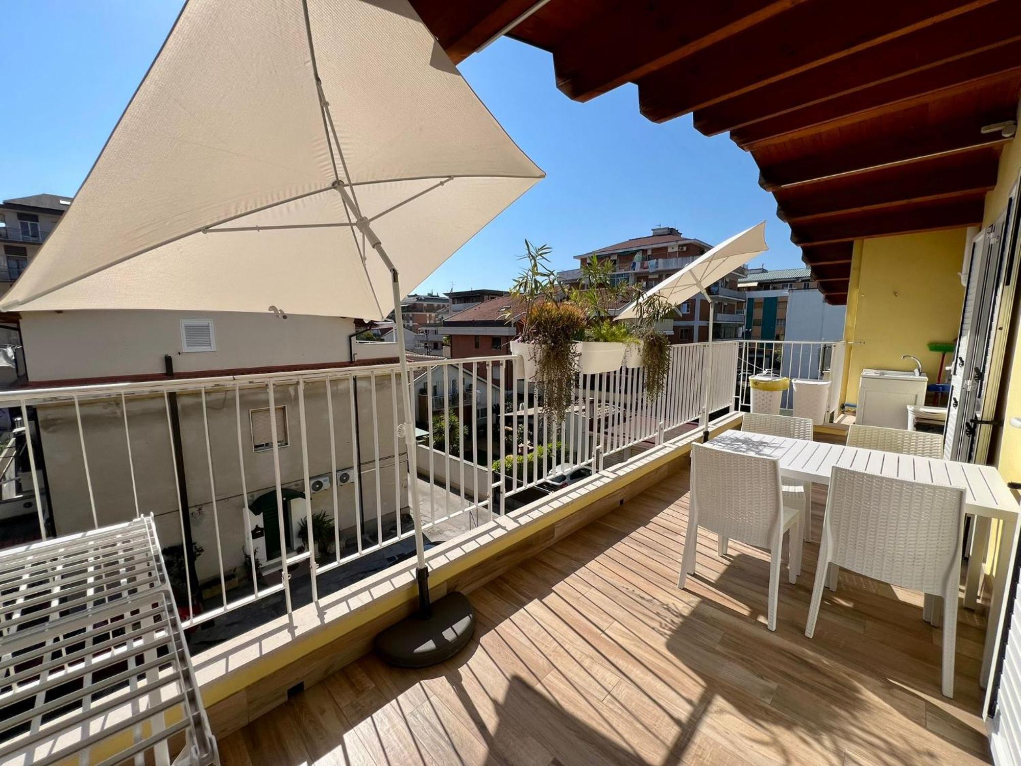 Appartement Casa Klimt Vicinissima Al Mare Parcheggio Privato Gratuito Se Disponibile à Pescara Extérieur photo